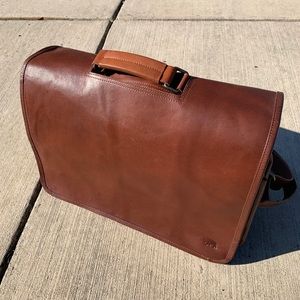 Buffalo Jackson leather messenger bag